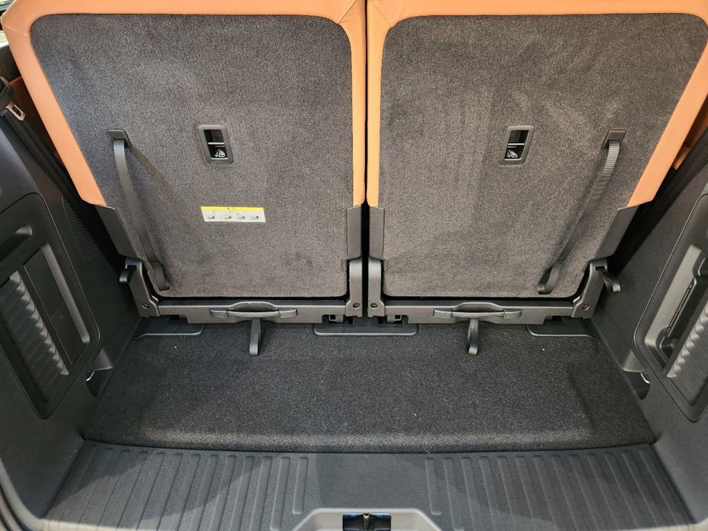 New 2025 Volkswagen ID. Buzz Pro S image 21