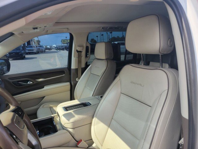 Used 2021 GMC Yukon XL Denali w/ Denali Ultimate Package image 11