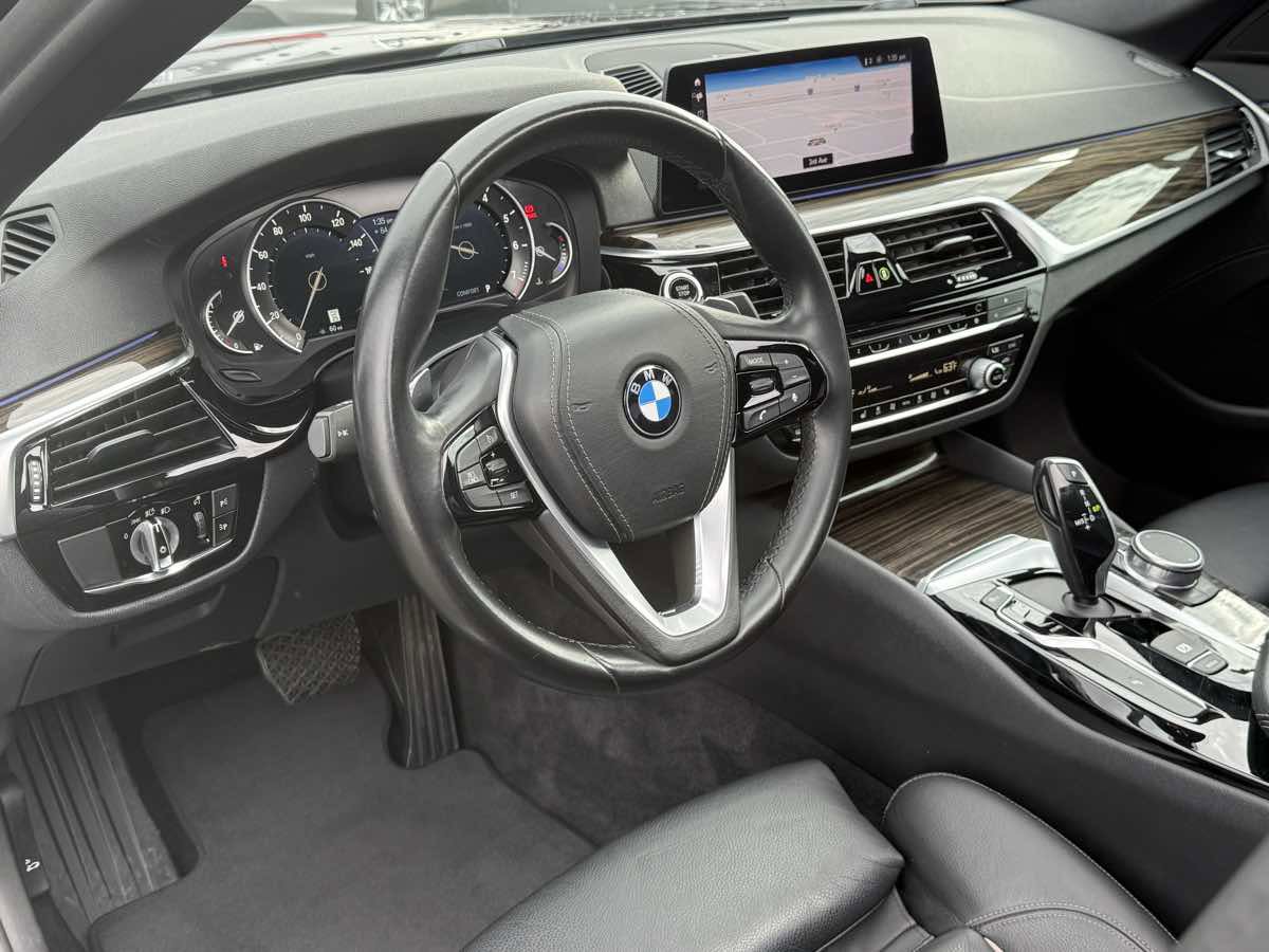 Used 2019 BMW 530i w/ Convenience Package image 14