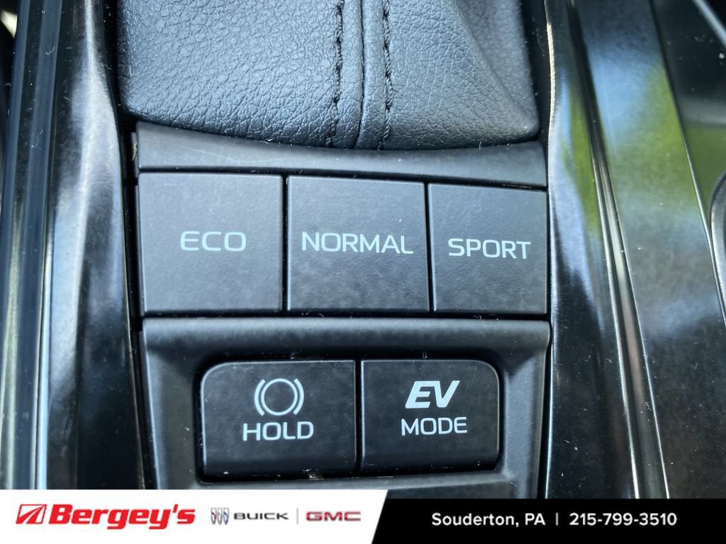 Used 2025 Toyota Camry SE w/ Convenience Package FWD image 40