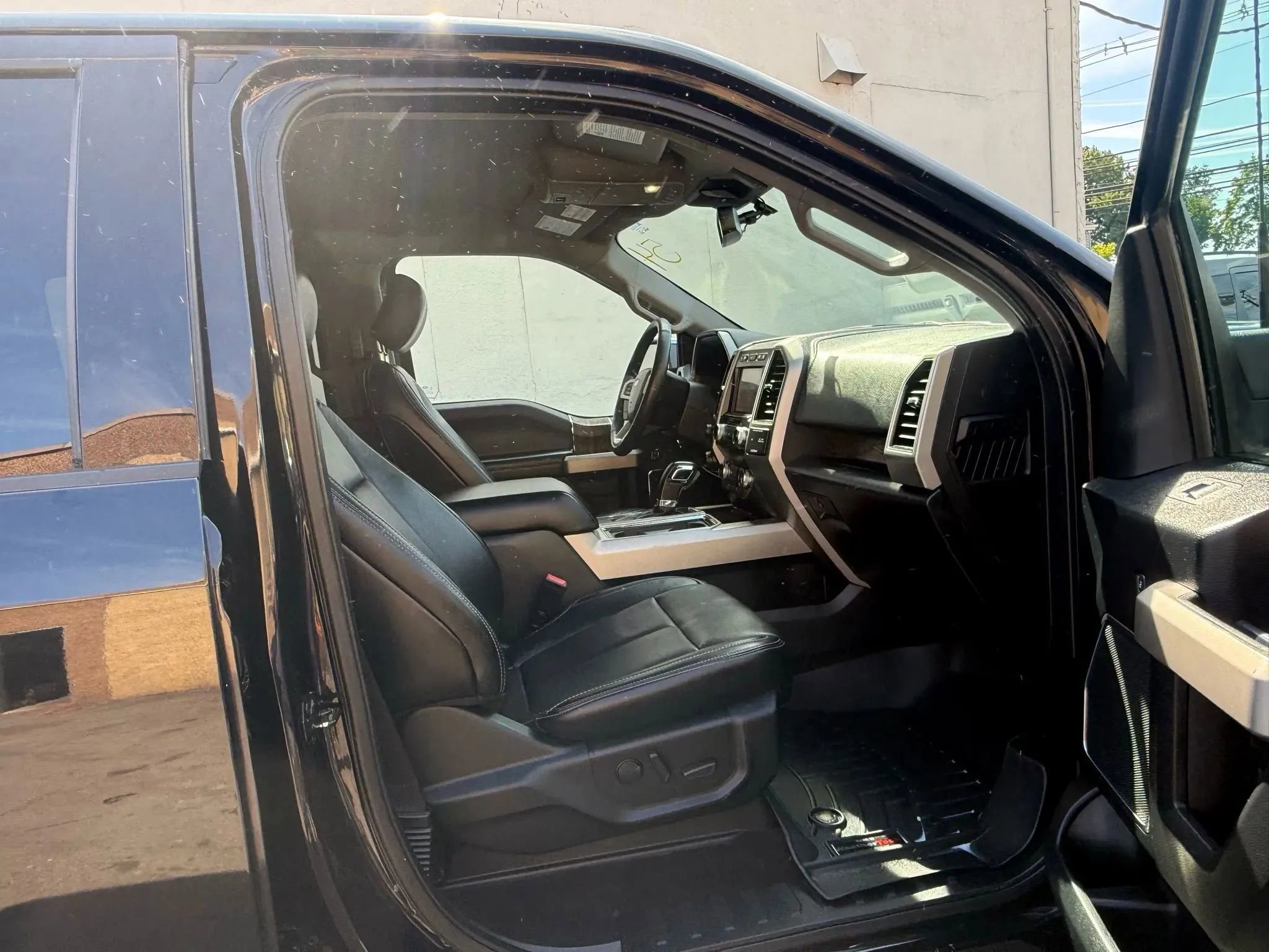 Used 2020 Ford F150 Lariat w/ Equipment Group 502A Luxury image 29