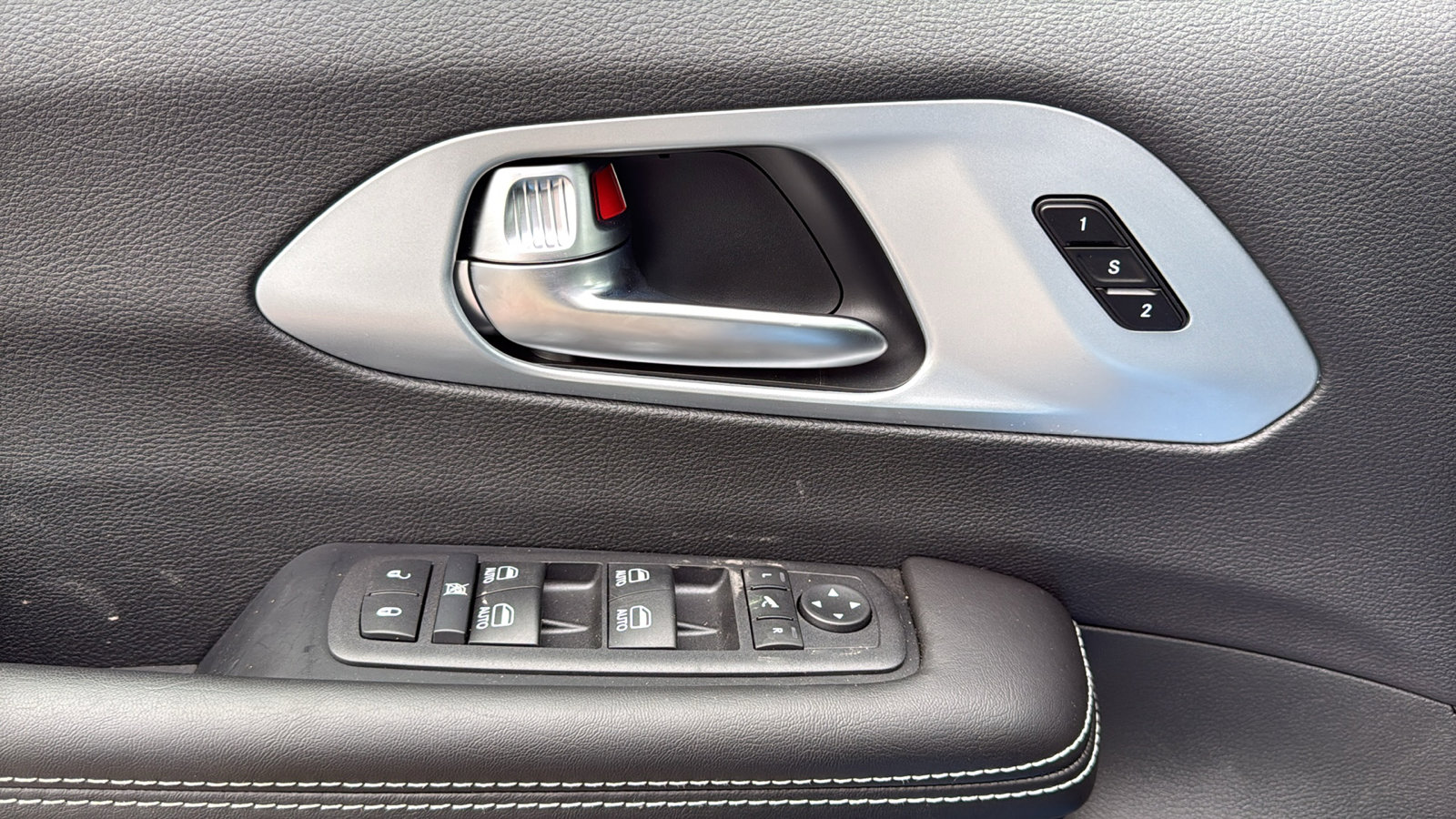 New 2026 Chrysler Pacifica Limited FWD image 14