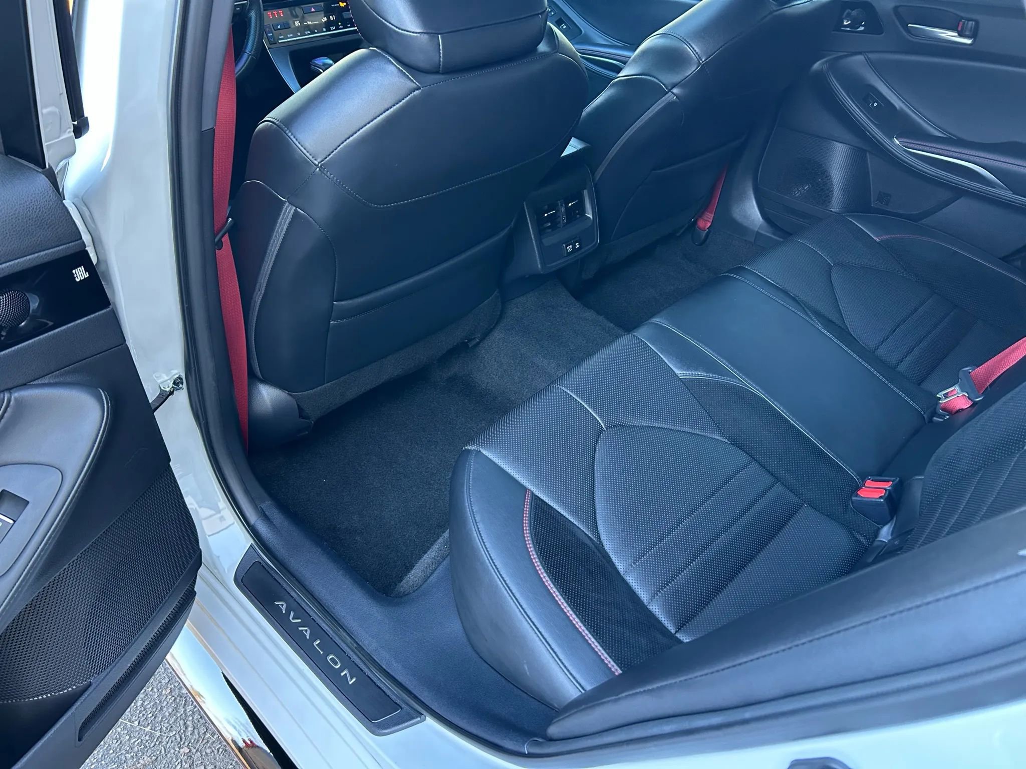 Used 2021 Toyota Avalon TRD image 31