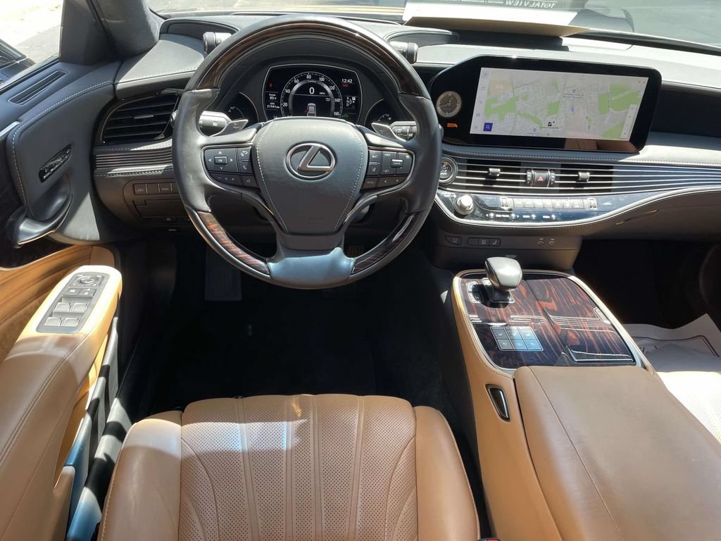 Used 2023 Lexus LS 500 w/ Interior Upgrade Package RWD image 9