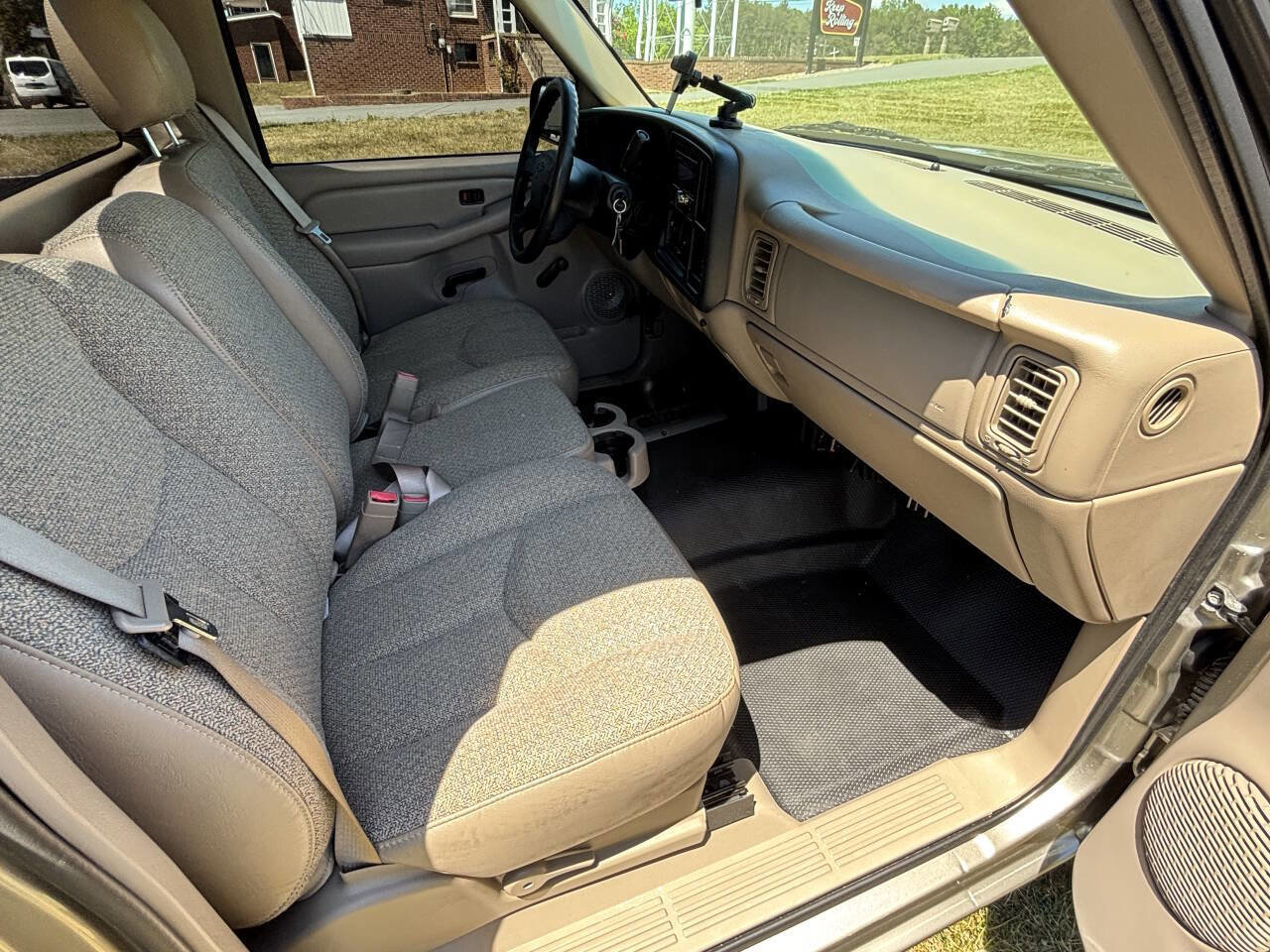 Used 2003 Chevrolet Silverado 1500 W/T AWD/4WD image 9