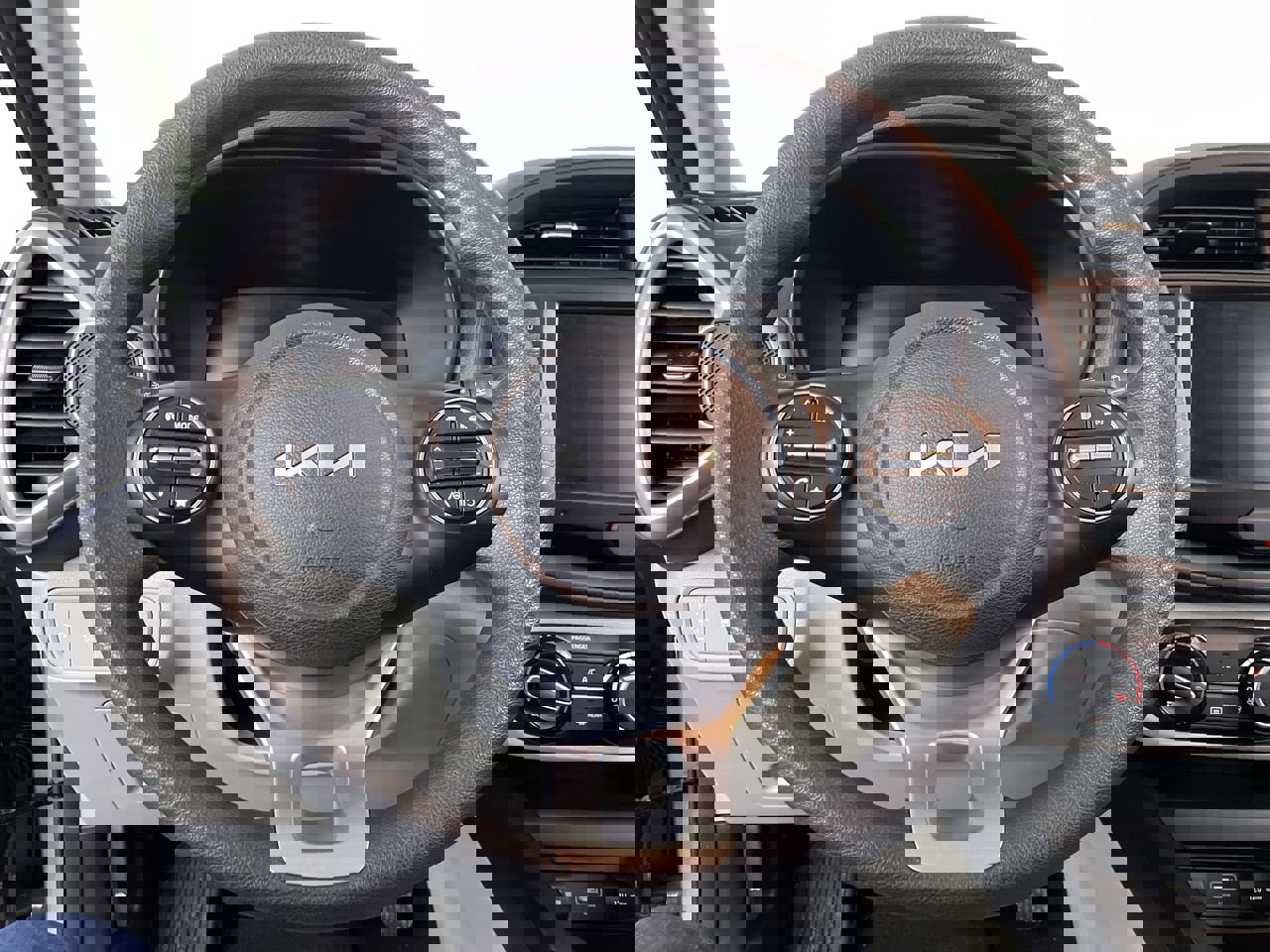 Used 2023 Kia Soul LX w/ LX Technology Package image 13