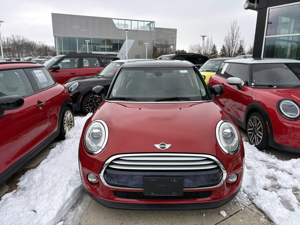 Used 2015 MINI Cooper 4-Door Hardtop image 2