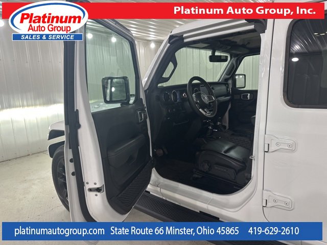 Used 2023 Jeep Gladiator Overland image 10