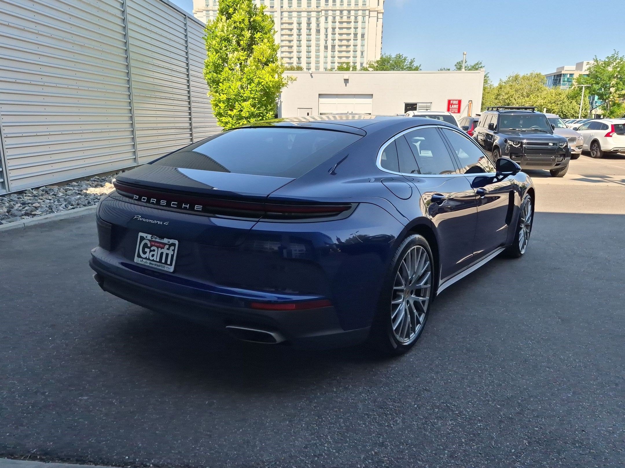 Used 2024 Porsche Panamera image 3