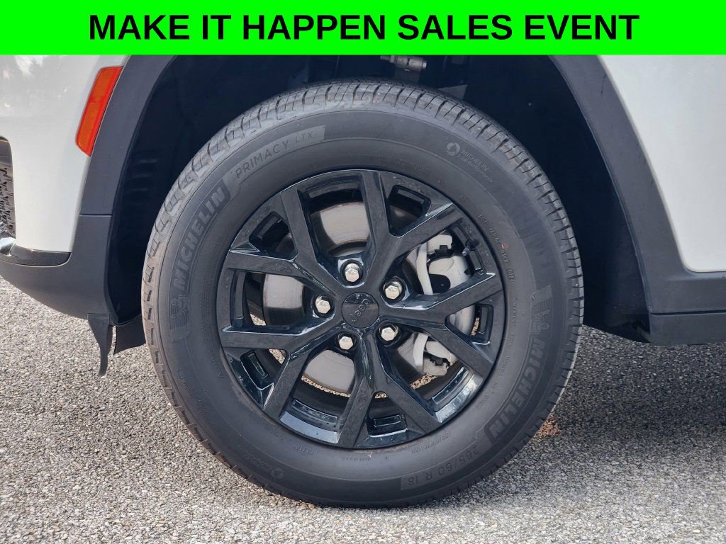 Used 2024 Jeep Grand Cherokee L Laredo AWD/4WD image 7
