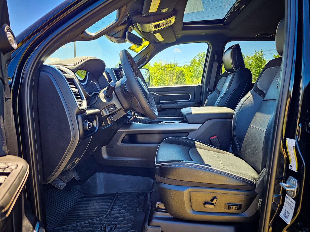 Used 2025 RAM 2500 Laramie AWD/4WD image 17