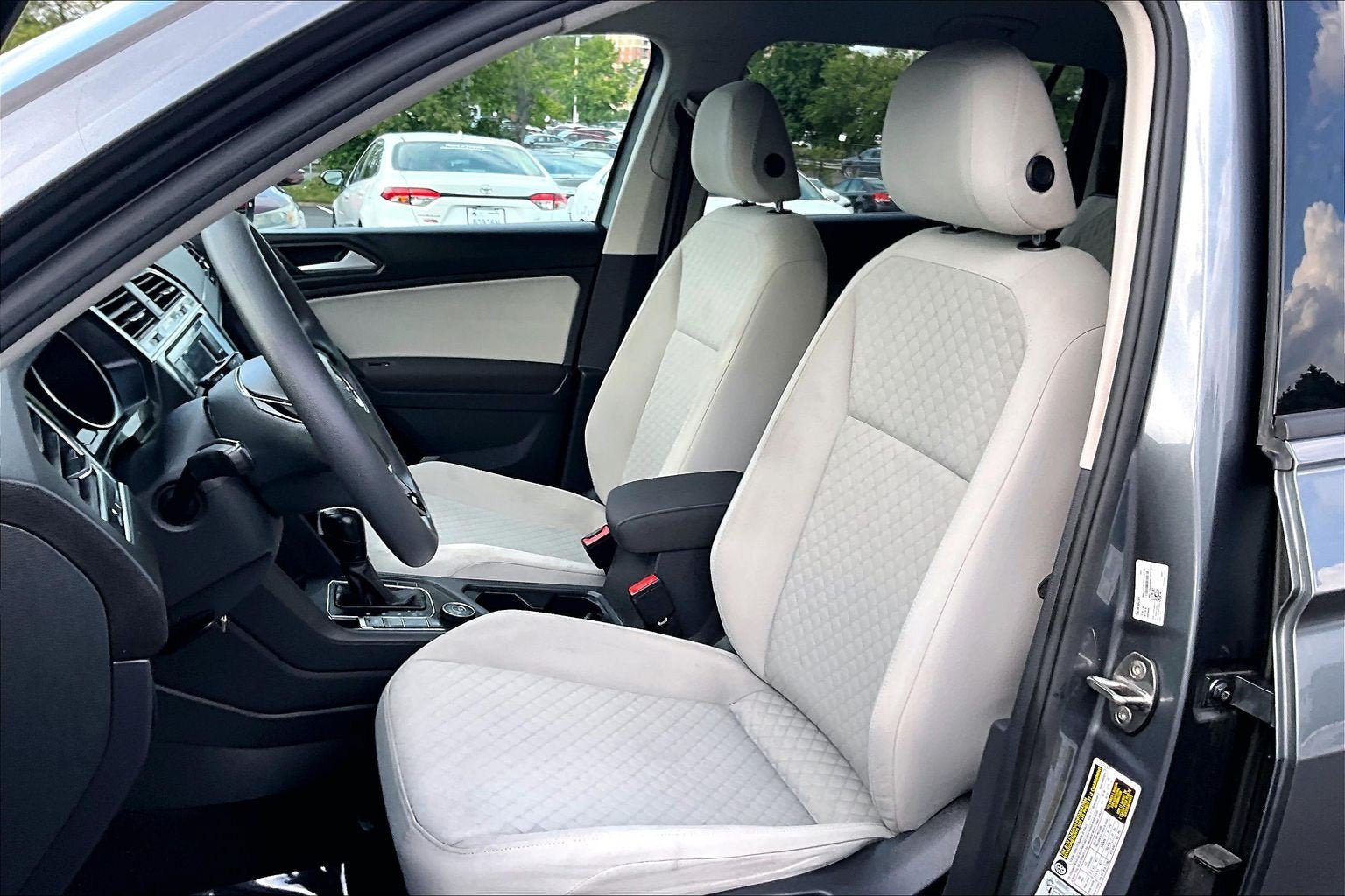 Used 2019 Volkswagen Tiguan S w/ 3rd Row Seat Package AWD/4WD image 23