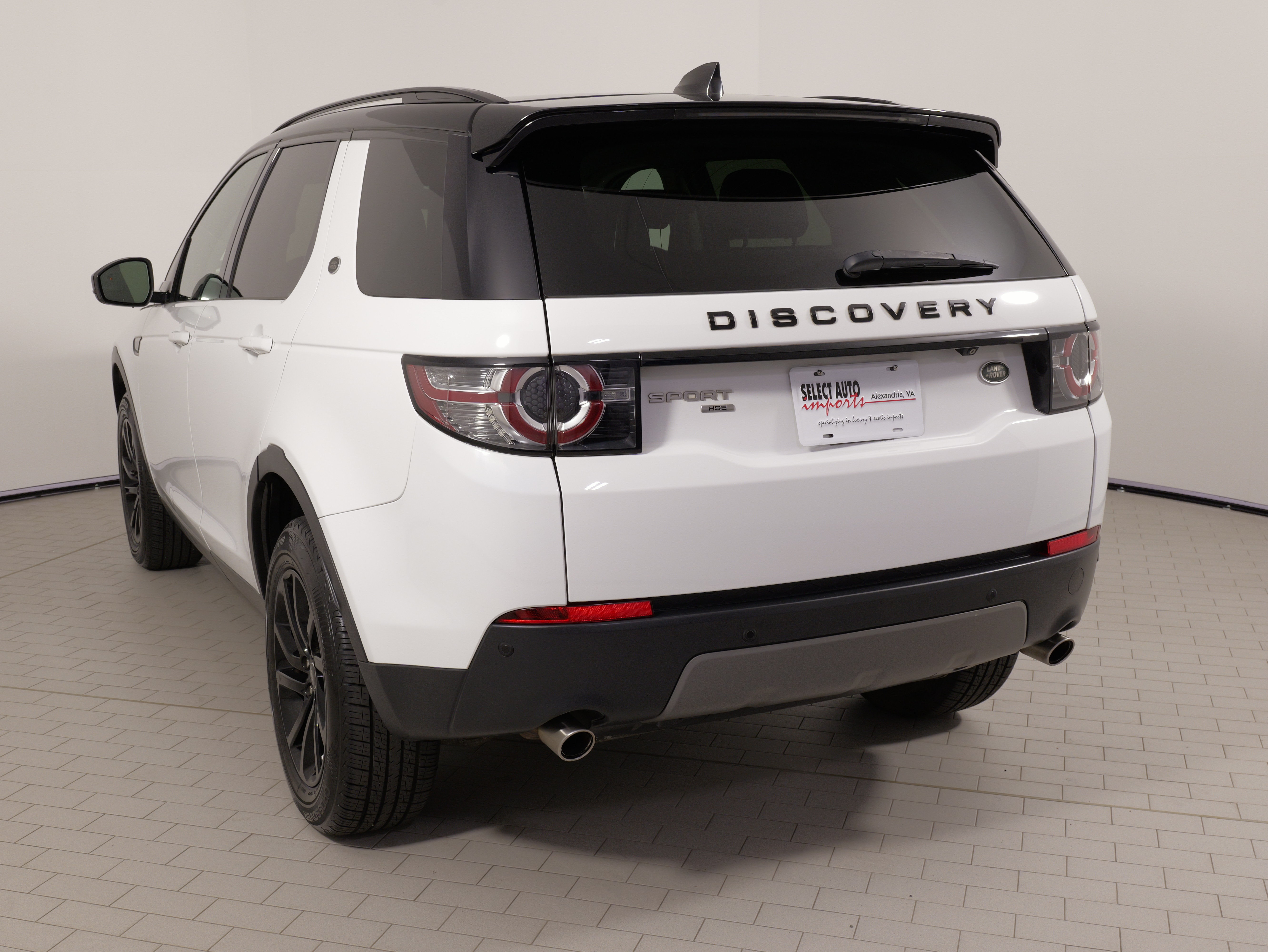 Used 2018 Land Rover Discovery Sport HSE AWD/4WD image 12