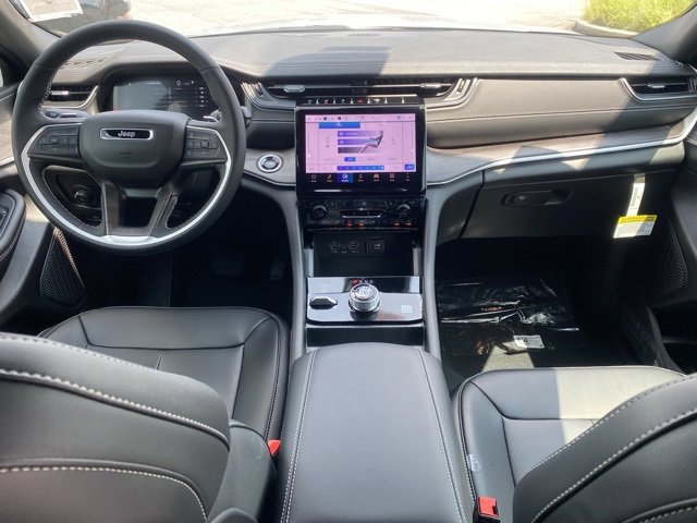 New 2025 Jeep Grand Cherokee L Limited image 38