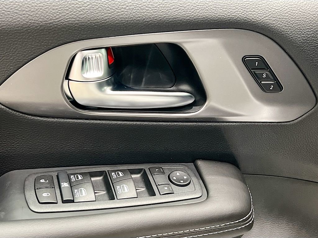 New 2026 Chrysler Pacifica Select image 18