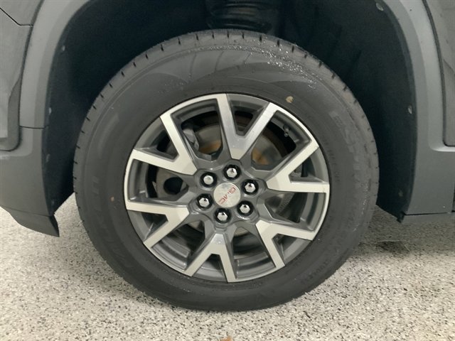Used 2020 GMC Acadia SLE image 11