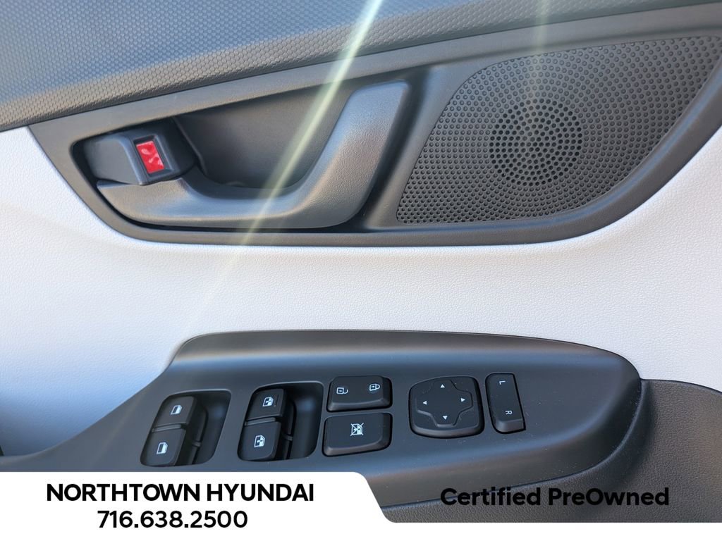 Certified 2023 Hyundai Kona SEL AWD/4WD image 31