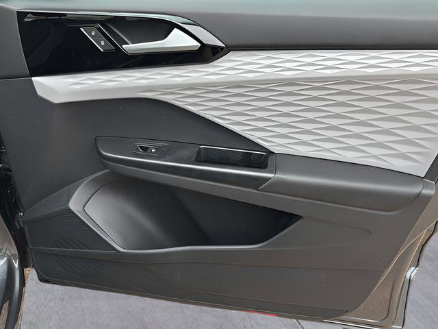 Used 2023 Volkswagen Taos S FWD image 10