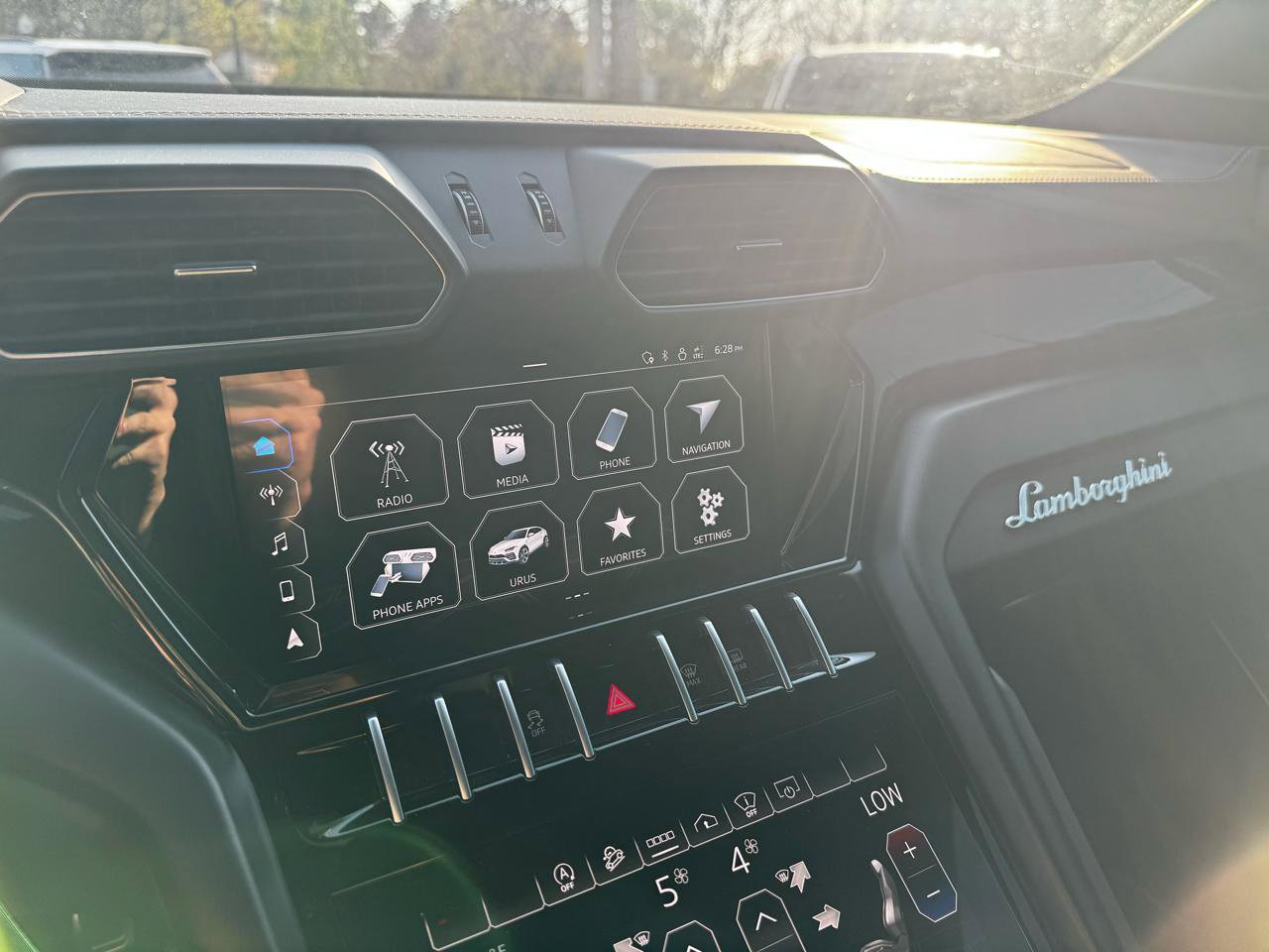 Used 2022 Lamborghini Urus image 24