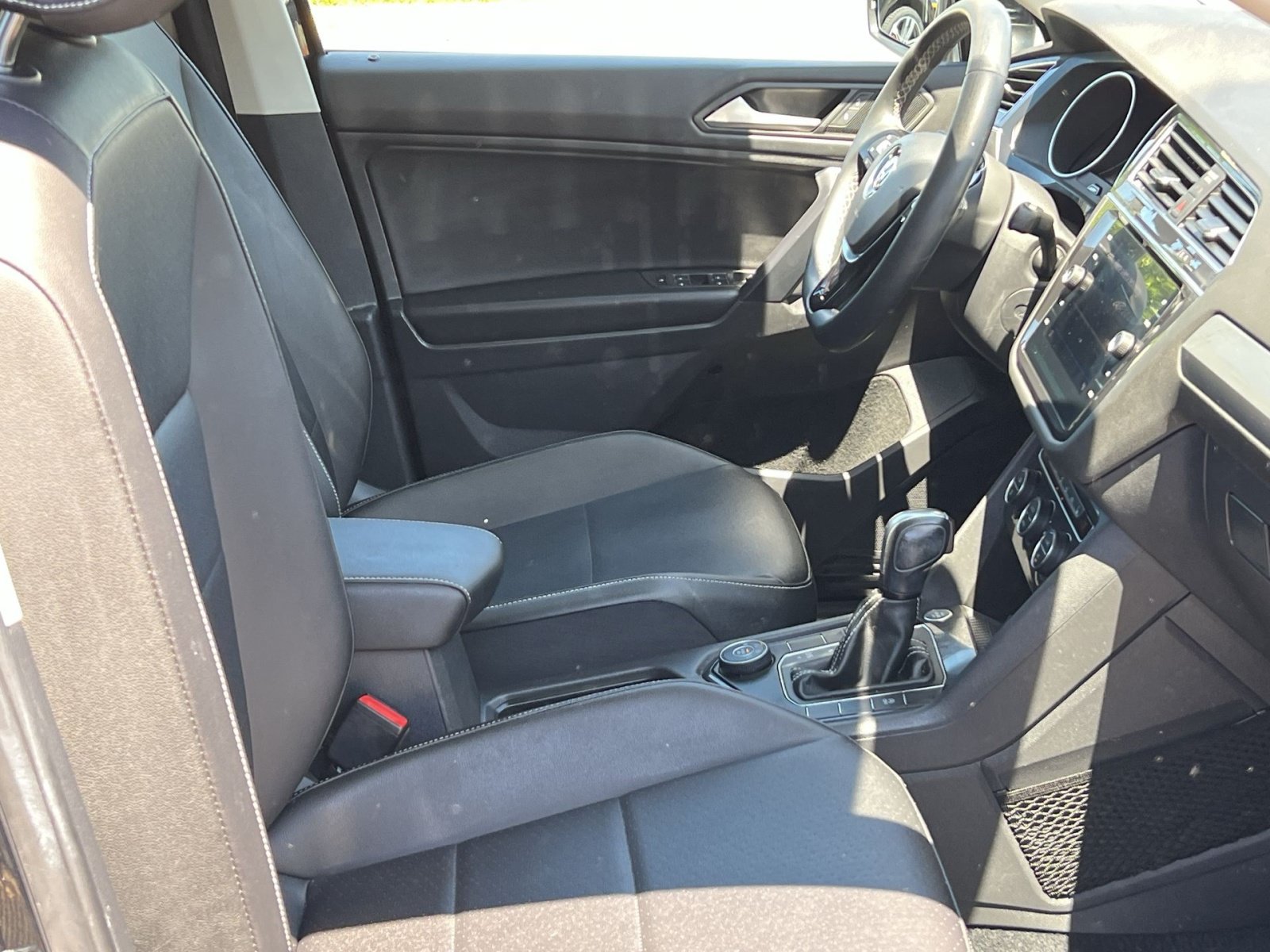 Used 2021 Volkswagen Tiguan SE AWD/4WD image 26