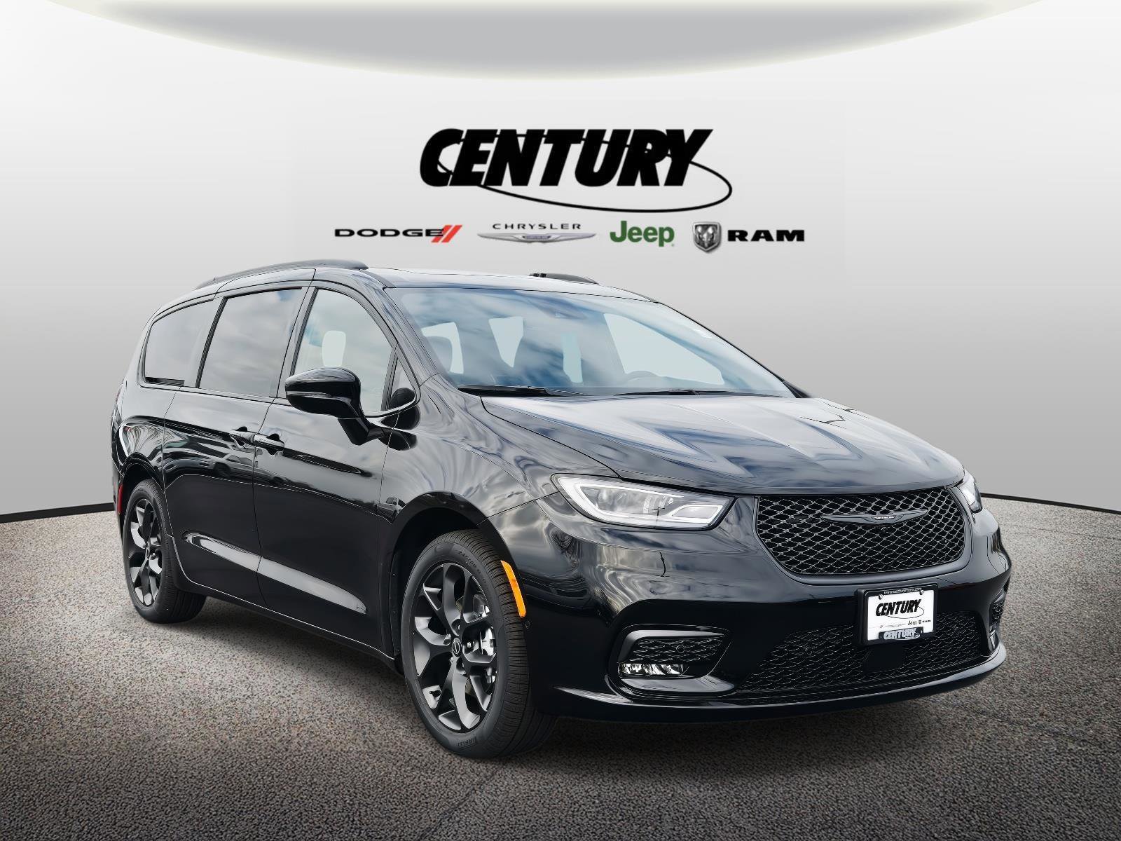 New 2026 Chrysler Pacifica Limited FWD image 1