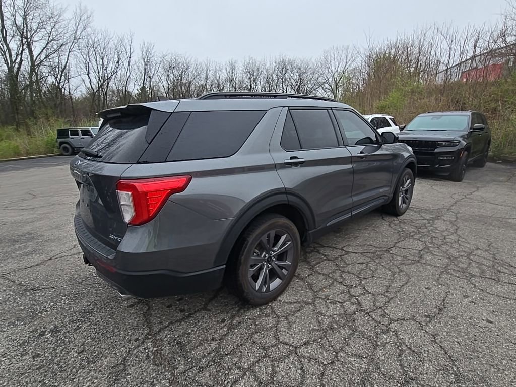 Used 2023 Ford Explorer XLT w/ Equipment Group 202A image 8