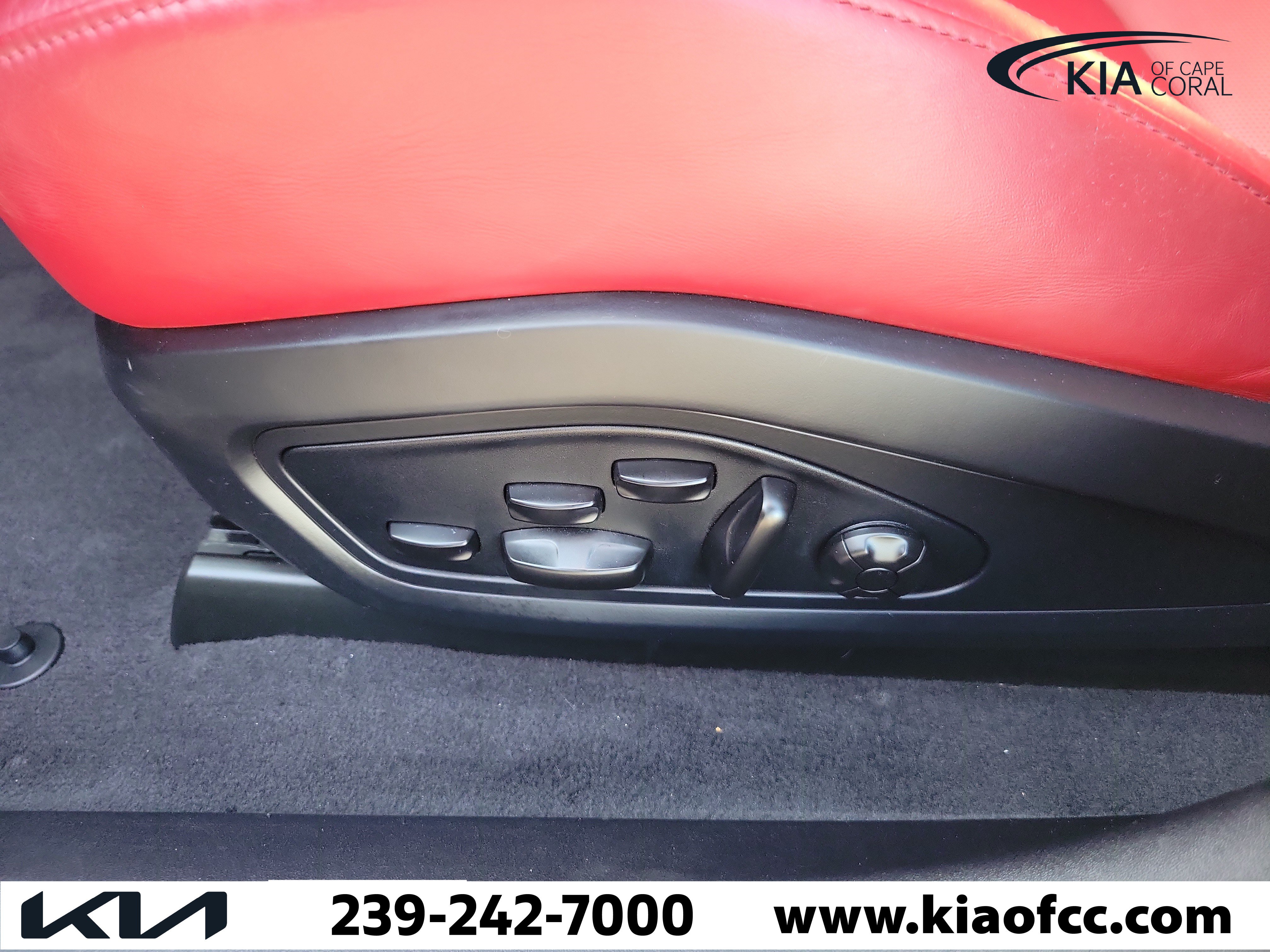 Used 2020 Porsche Taycan Turbo AWD/4WD image 21