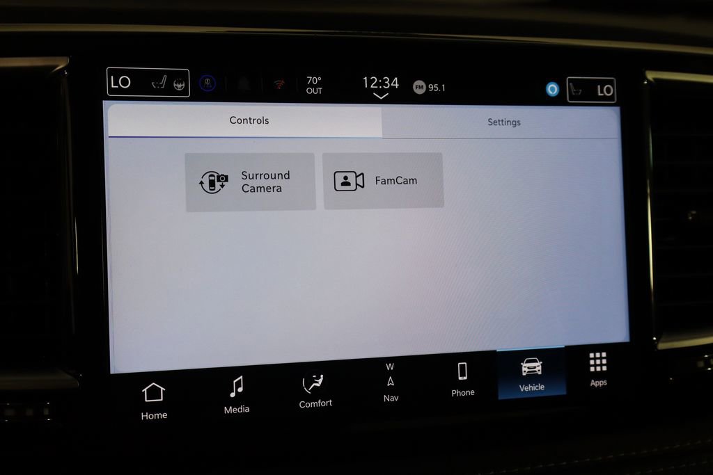 New 2026 Chrysler Pacifica Limited w/ Uconnect Theater Family Group image 37