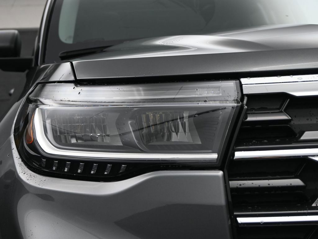 New 2026 Ford Explorer Active w/ Active Comfort Package AWD/4WD image 13