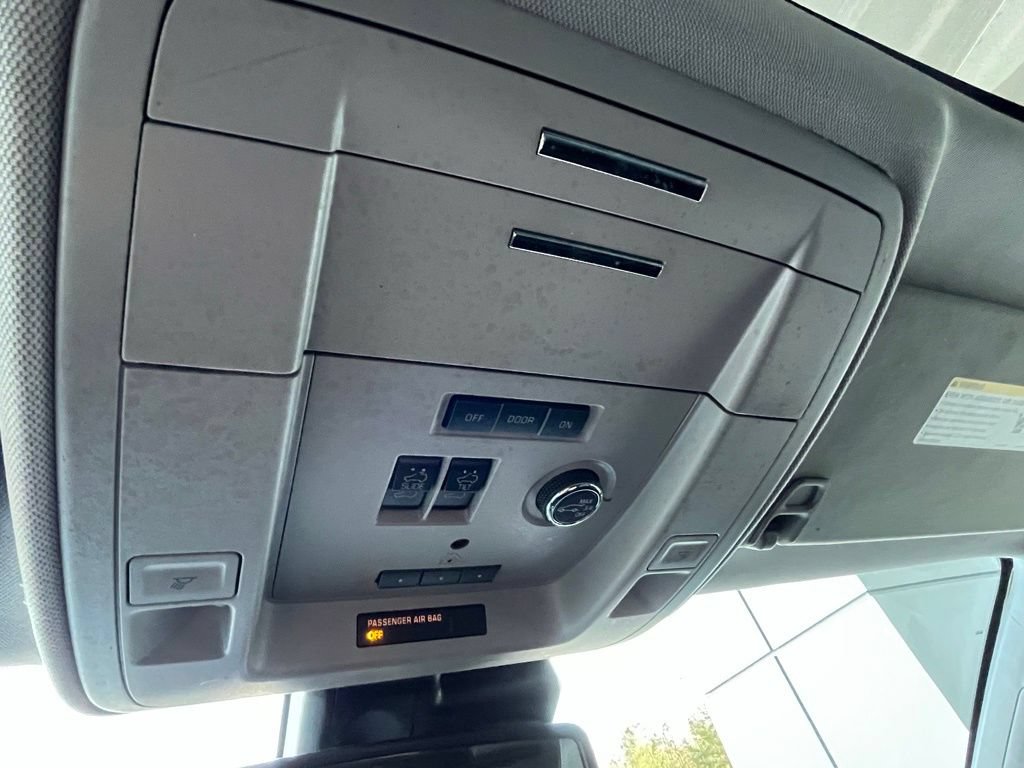 Used 2020 Chevrolet Suburban Premier AWD/4WD image 25