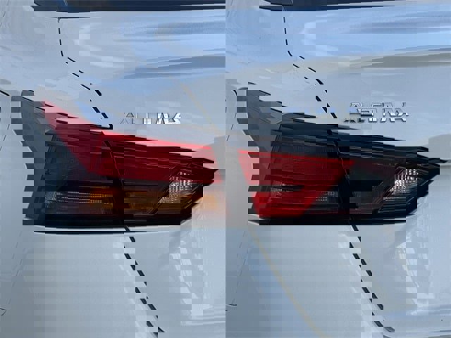 Used 2022 Nissan Altima 2.5 SR image 6