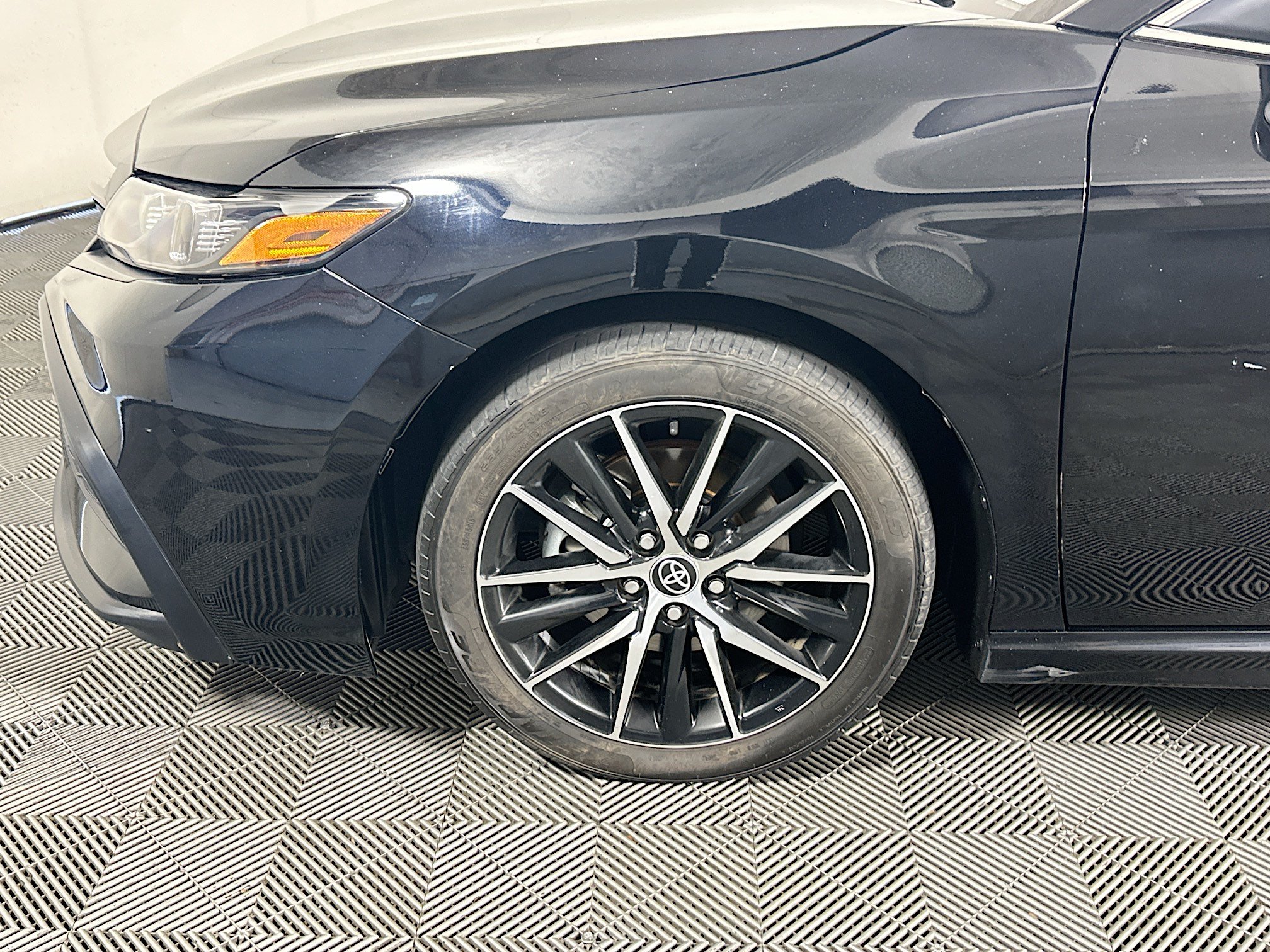 Used 2023 Toyota Camry SE FWD image 11