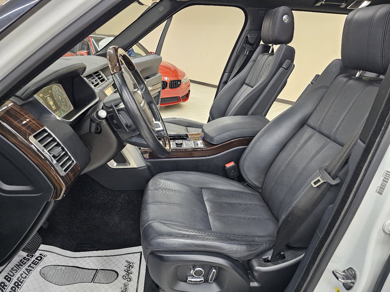 Used 2017 Land Rover Range Rover HSE image 18