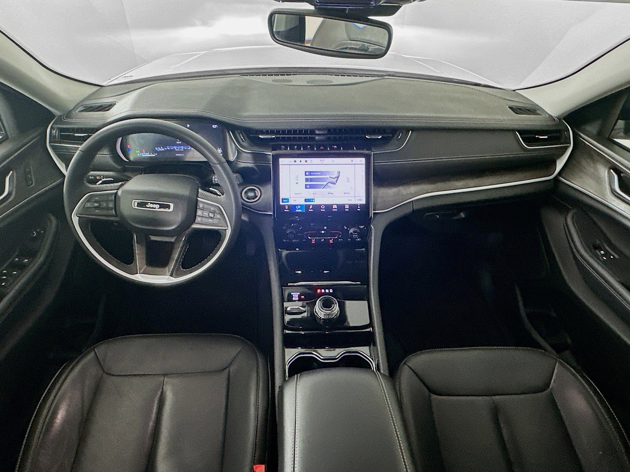 Used 2023 Jeep Grand Cherokee Limited image 29