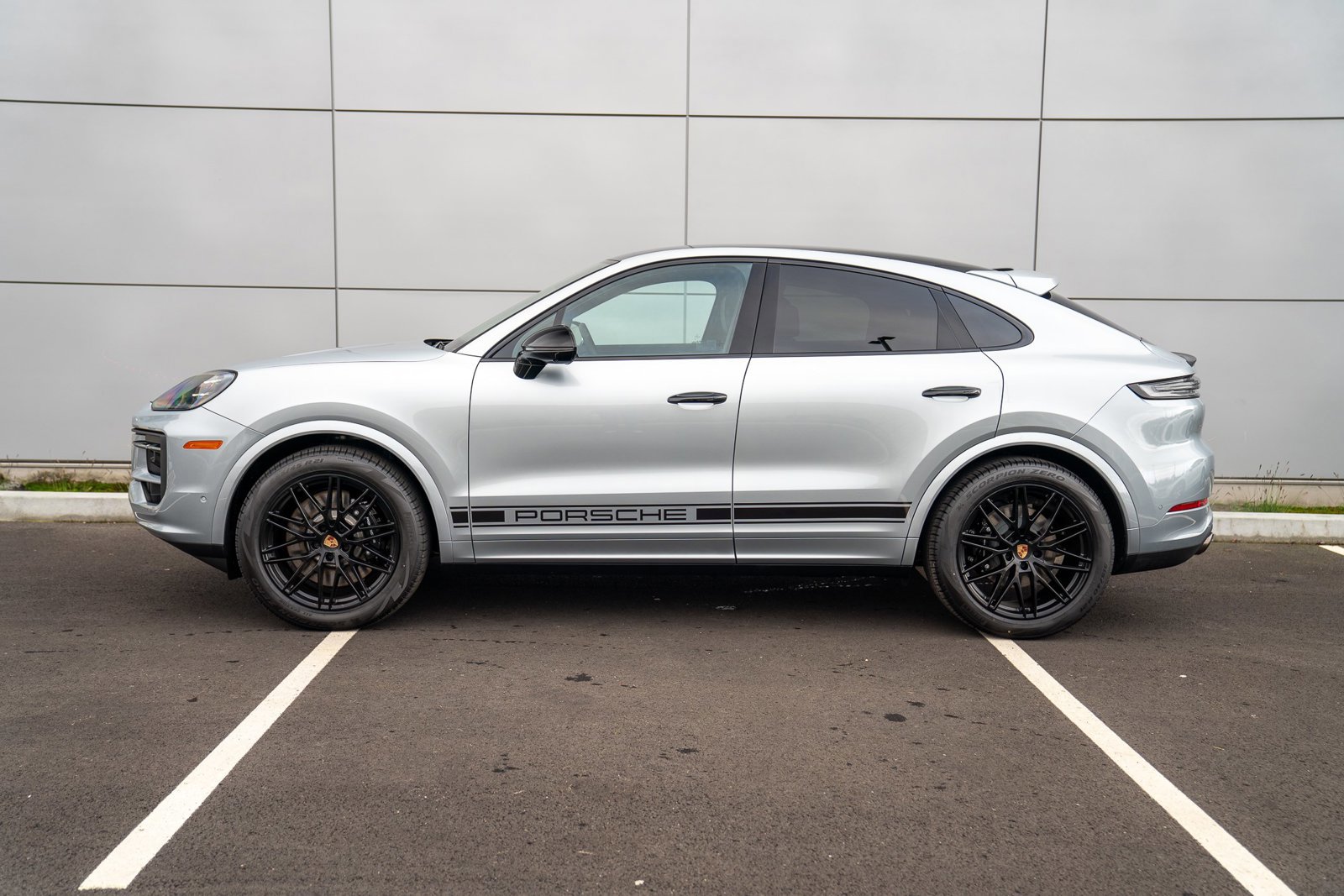 New 2026 Porsche Cayenne S image 2