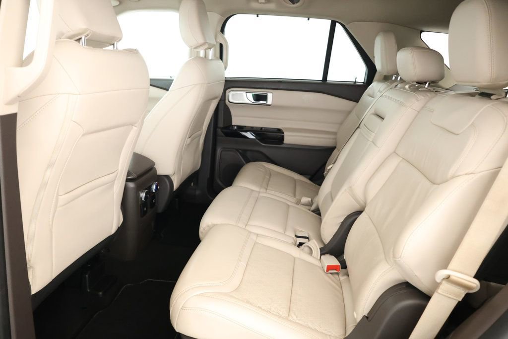 Used 2022 Ford Explorer Platinum w/ Equipment Group 601A image 19