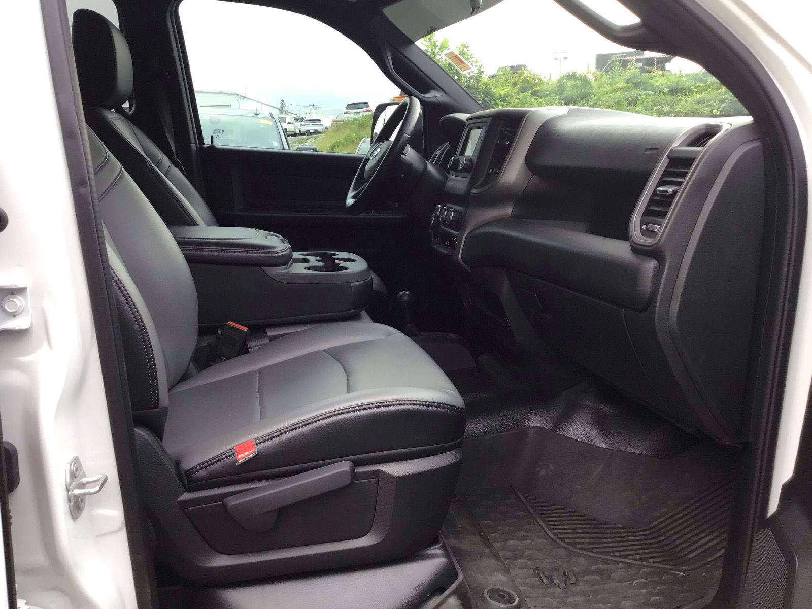 Used 2022 RAM 2500 Tradesman w/ Chrome Appearance Group AWD/4WD image 6
