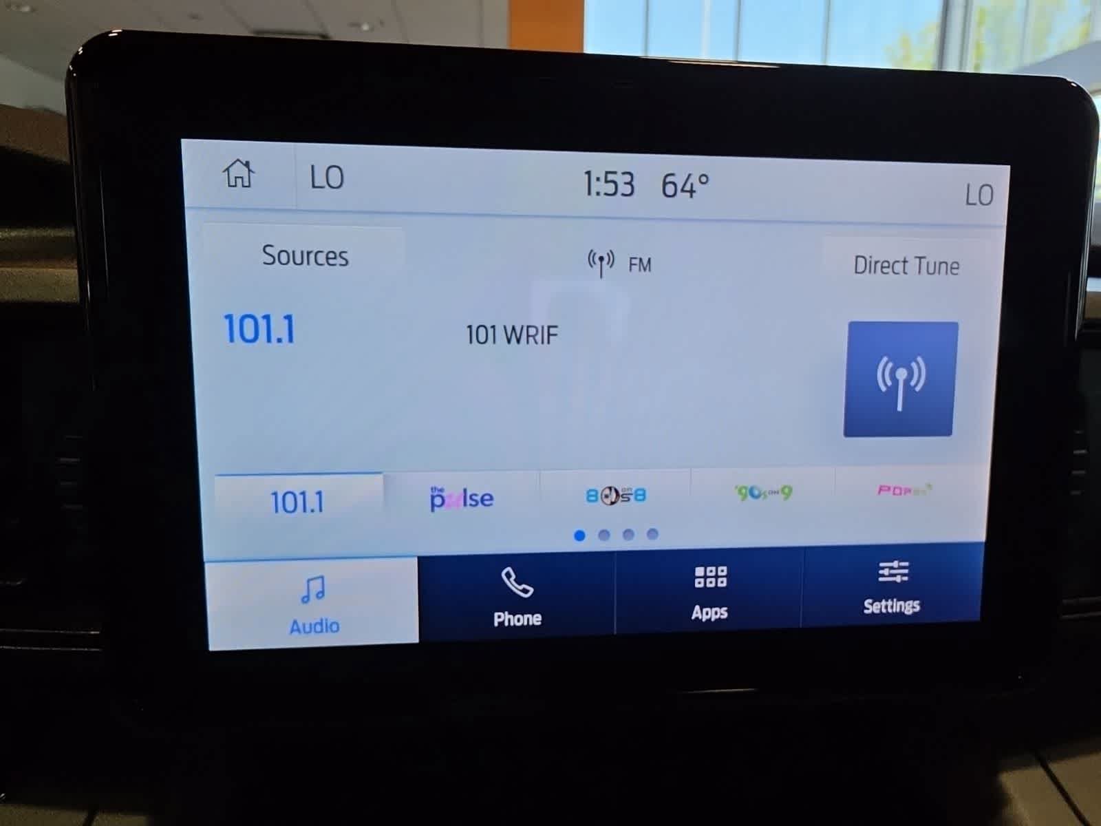 Used 2023 Ford Explorer XLT AWD/4WD image 28
