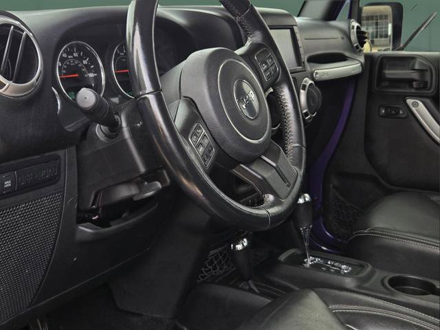 Used 2017 Jeep Wrangler Unlimited Rubicon w/ Connectivity Group AWD/4WD image 10
