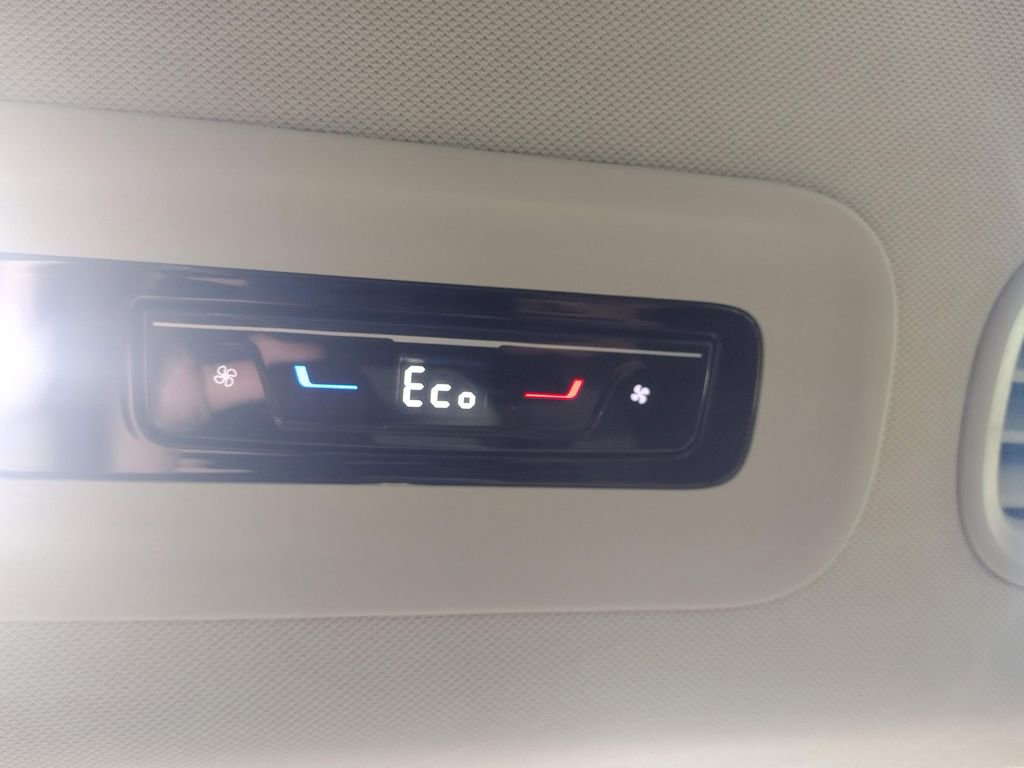 New 2025 Volkswagen ID. Buzz 1st Edition image 40