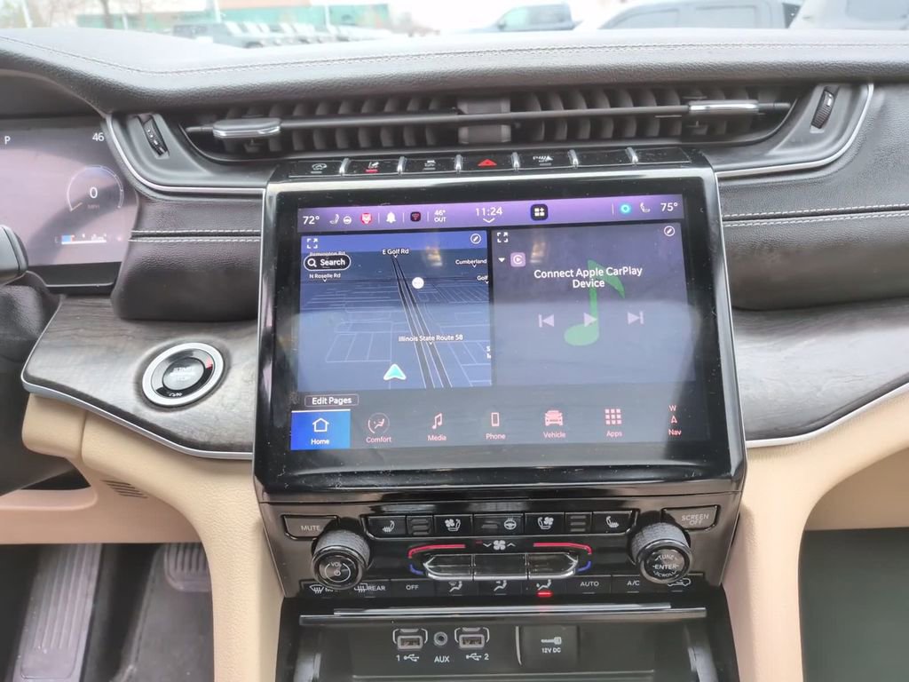 Used 2025 Jeep Grand Cherokee L Limited w/ Luxury Tech Group II image 27