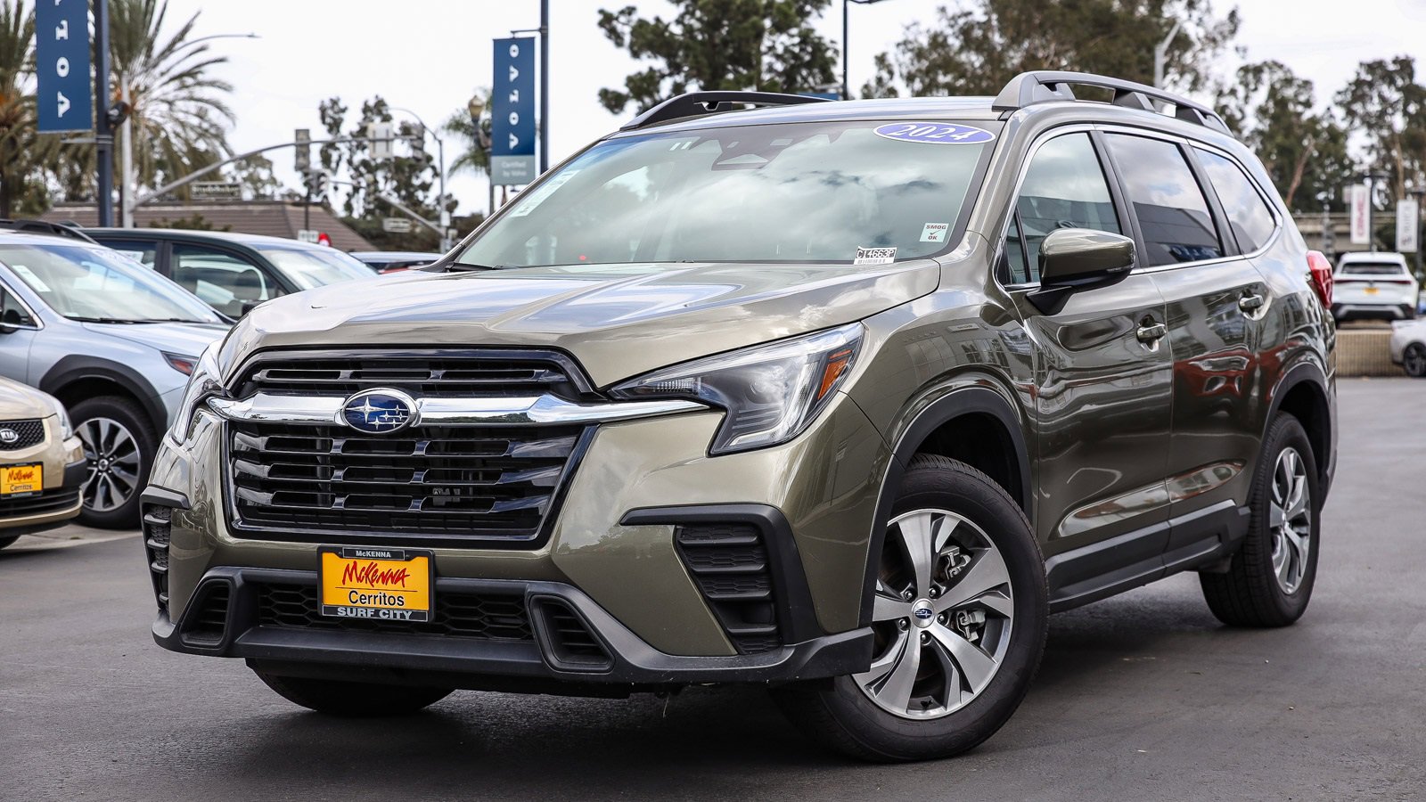 Used 2024 Subaru Ascent Premium w/ Convenience Package image 1