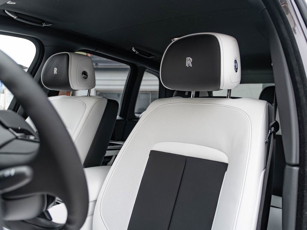 New 2026 Rolls-Royce Cullinan image 24