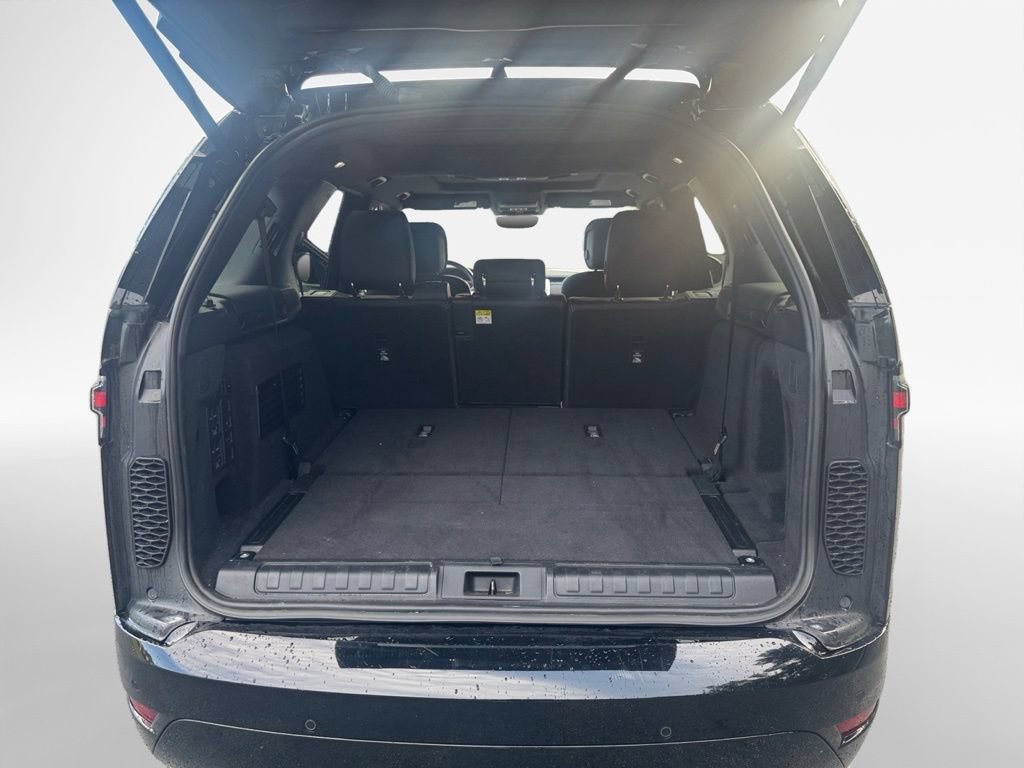 Used 2023 Land Rover Discovery S R-Dynamic AWD/4WD image 22