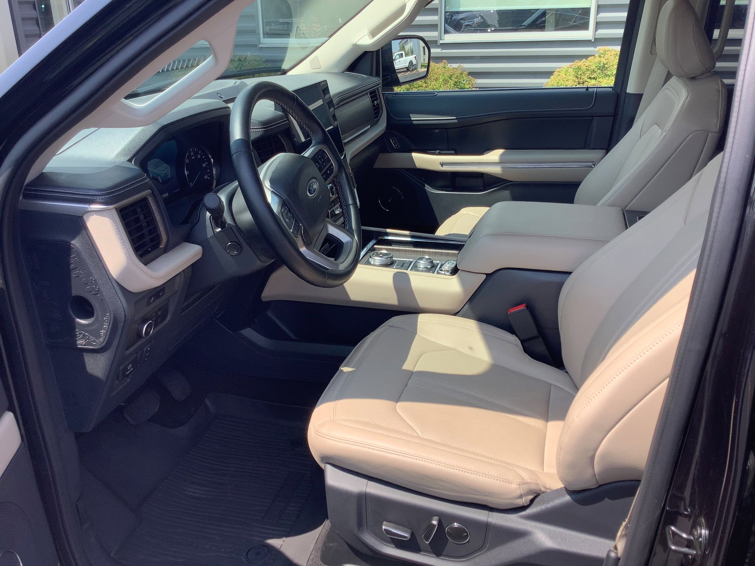 Certified 2023 Ford Expedition Max Limited AWD/4WD image 6