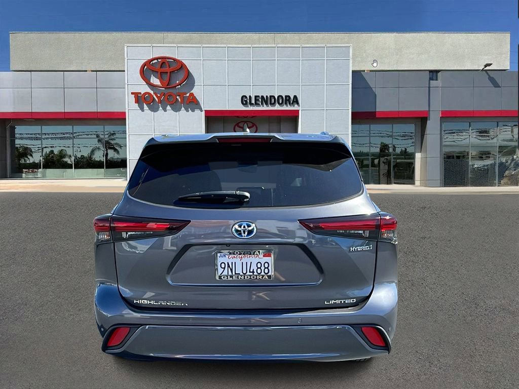 Used 2024 Toyota Highlander Limited image 4