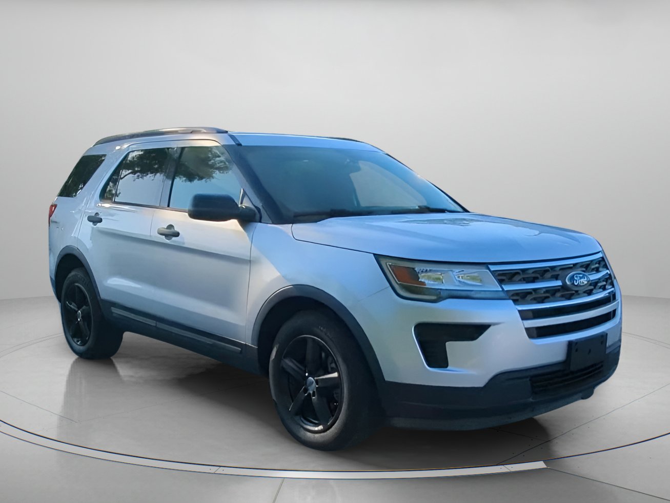 Used 2018 Ford Explorer FWD image 2