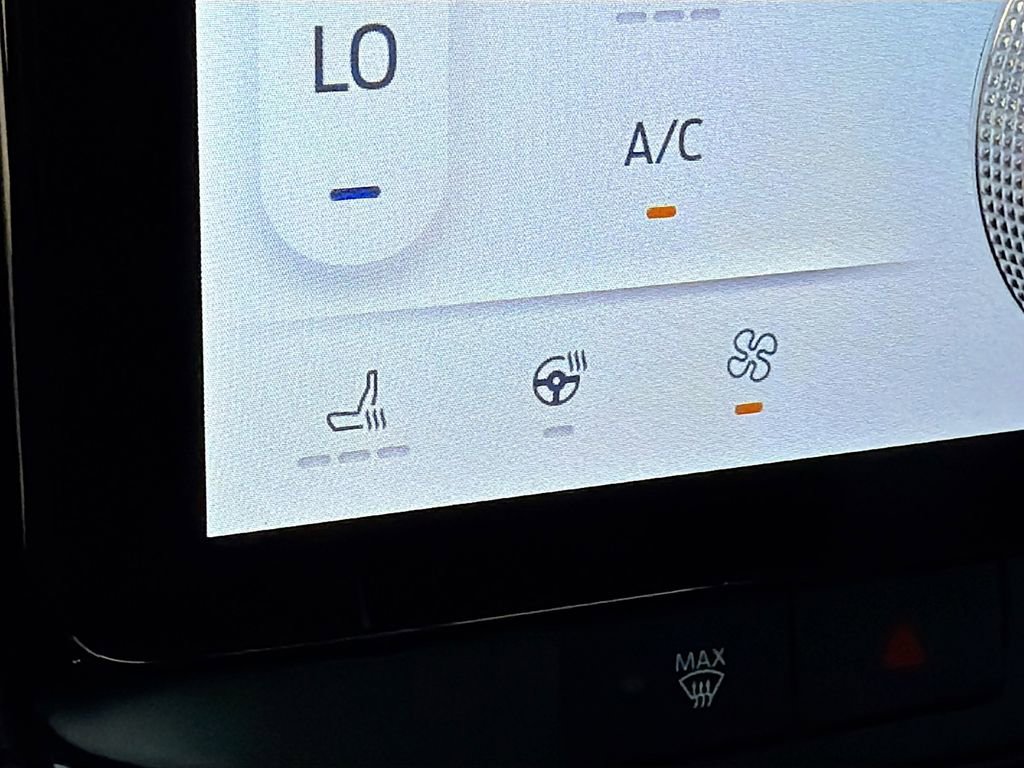 Used 2024 Ford F150 Lightning Platinum AWD/4WD image 21