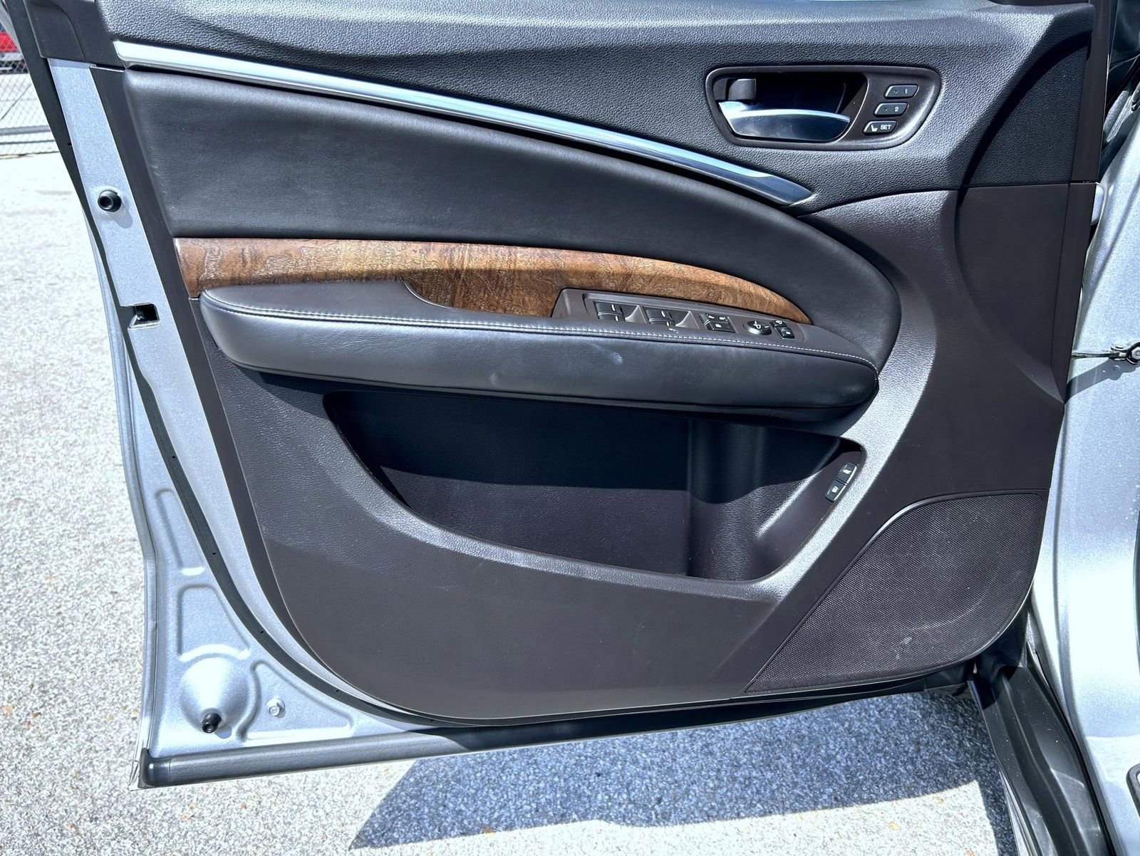 Used 2018 Acura MDX SH-AWD w/ Advance Package image 9