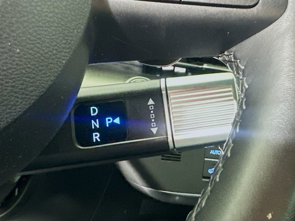 Used 2025 Hyundai Kona Limited image 31